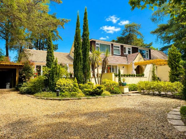House for sale in St Leonards, East Dorset