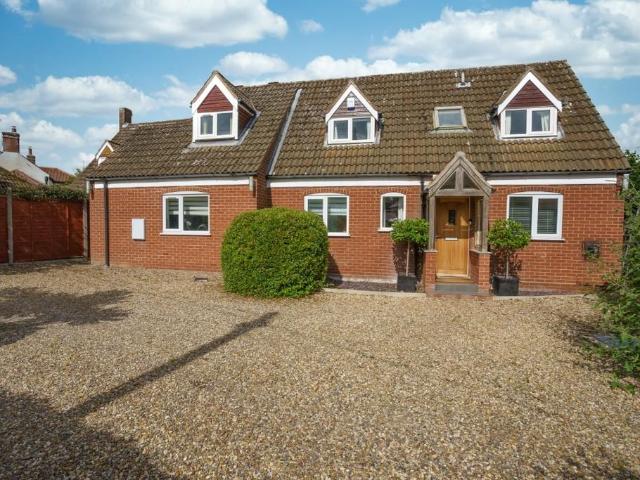 House for sale in Barton Turf, Comers