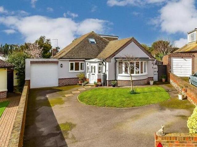 House for sale in Upton, Acol