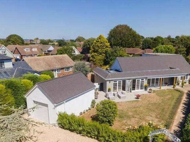 House for rent in West Sussex