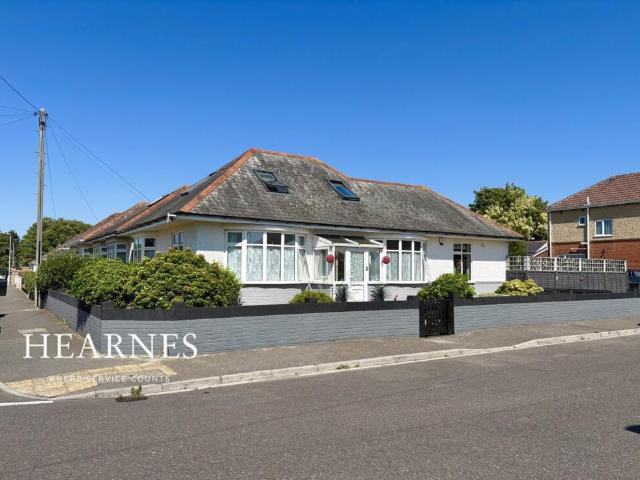Bungalow for sale in Branksome