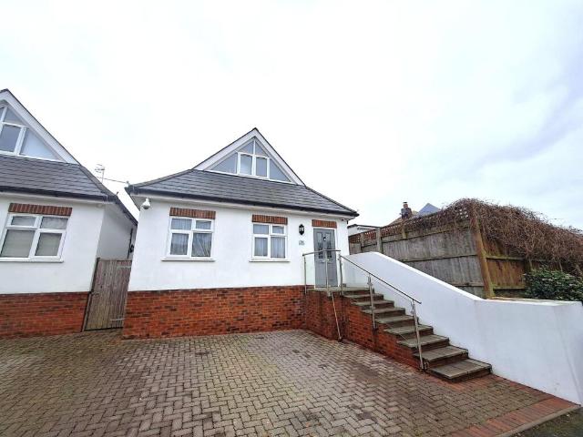 Cottage for sale in Oakdale