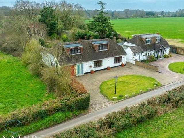 House for sale in Pouchen End, Hertfordshire