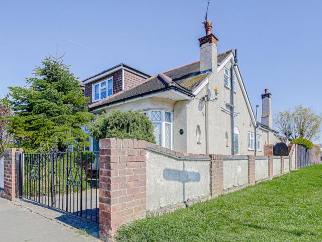 Cottage for sale in Sefton