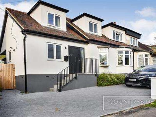 Cottage for sale in South Benfleet, Essex
