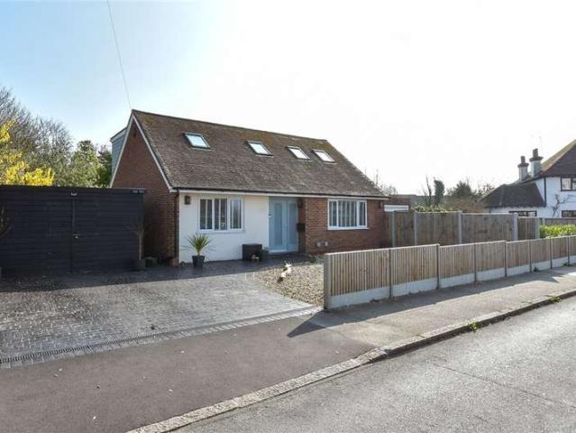 Cottage for sale in Dumpton, Acol