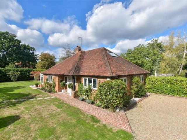 Cottage for sale in Bridgefield, Kent