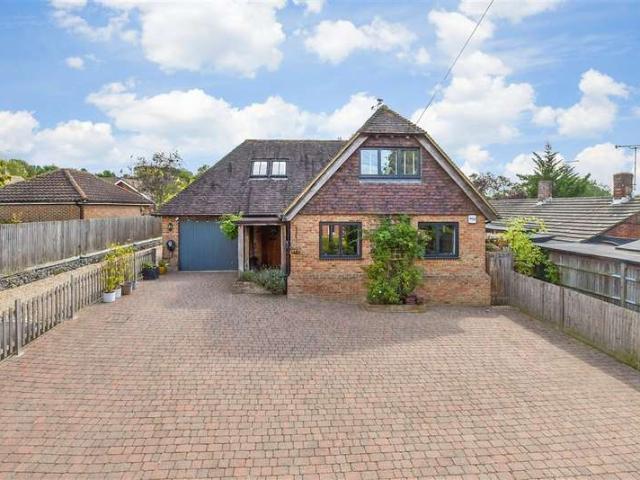 Cottage for sale in Midway, Kent
