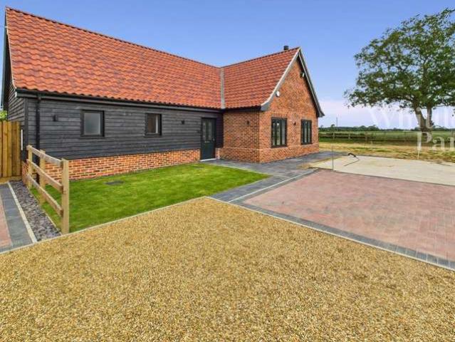 Cottage for sale in Winfarthing, South Norfolk