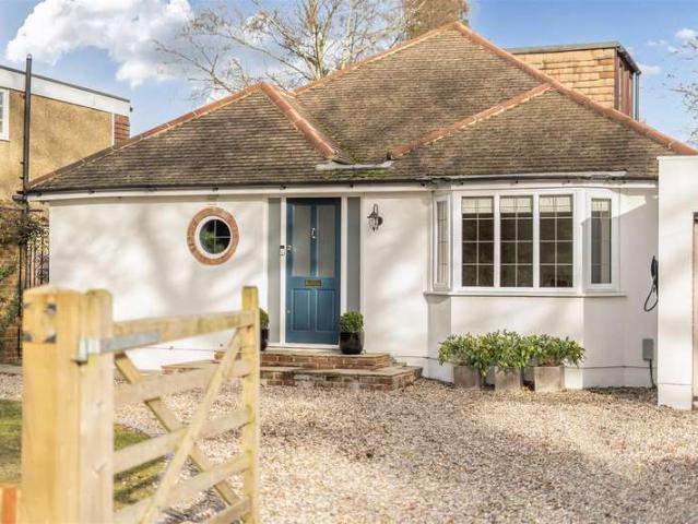 Cottage for sale in Wokingham
