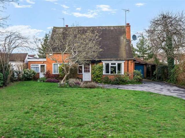 Cottage for sale in Woodley
