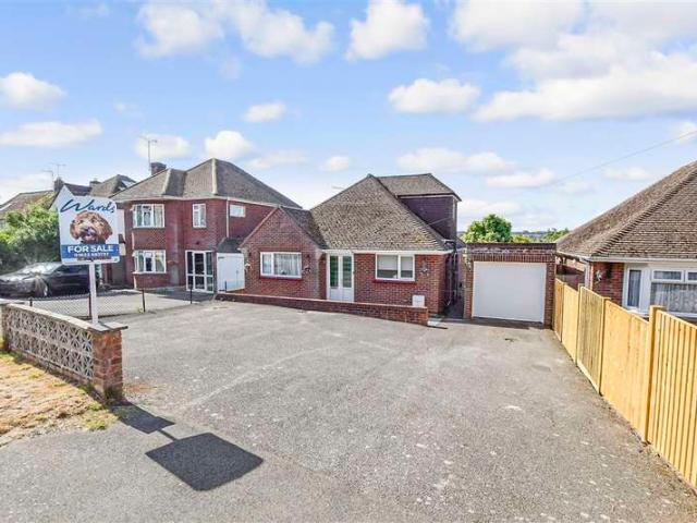 Cottage for sale in Barming, Midway