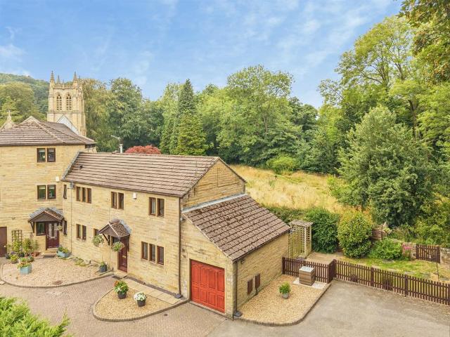 House for sale in Armitage Bridge, West Yorkshire