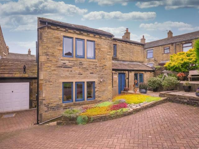 House for sale in Claremount, Northowram