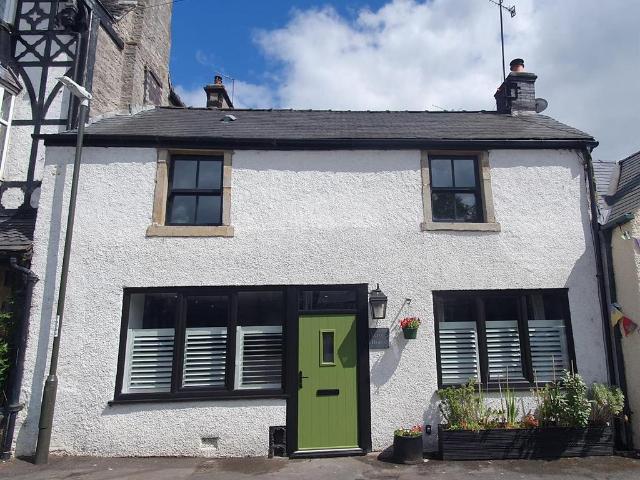 House for sale in Froggatt, East Midlands