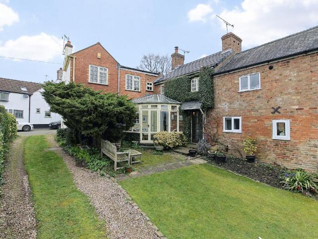 House for sale in Stanford On Avon, Leicestershire