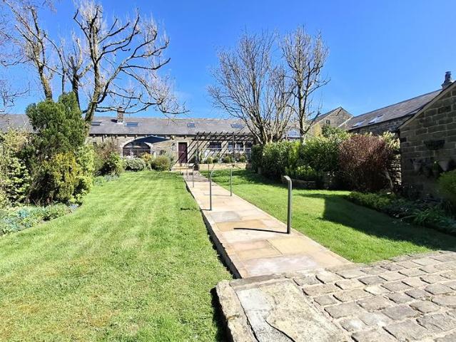 House for sale in Saddleworth, Pendock