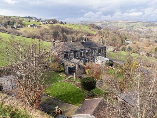 House for sale in Luddendenfoot, West Yorkshire