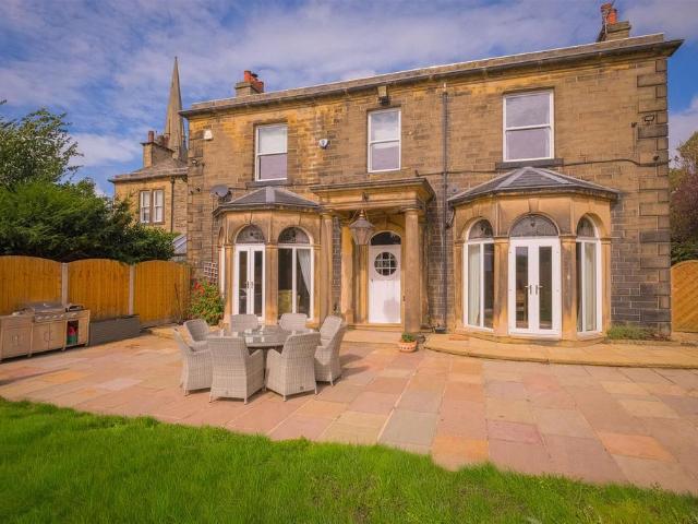 House for sale in Hipperholme, West Yorkshire