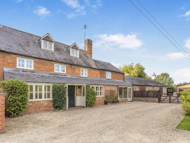 House for sale in Evershot, Oxfordshire