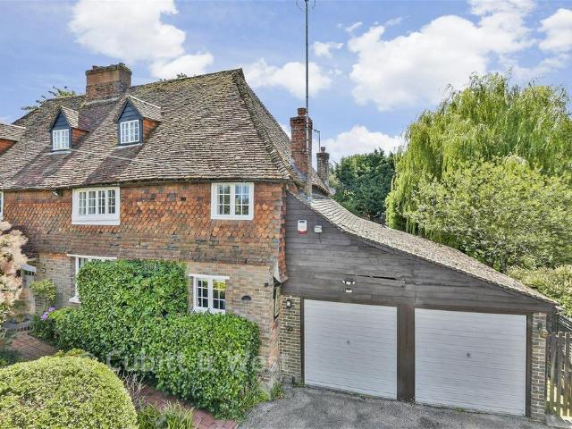 House for sale in Hillview, Surrey