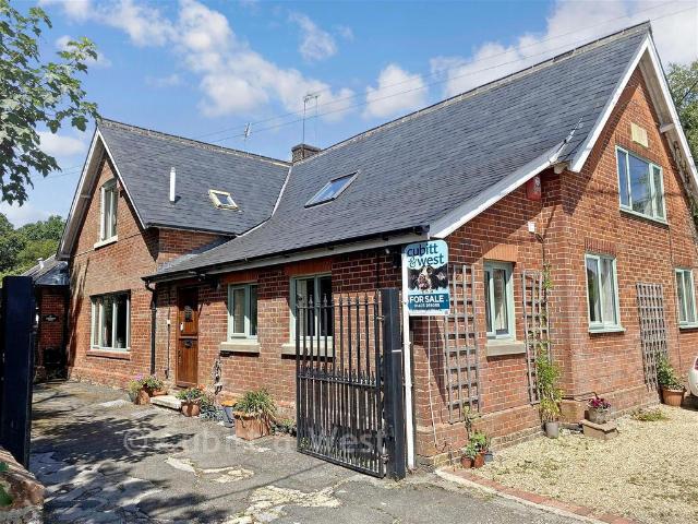 House for sale in Horsham, West Sussex