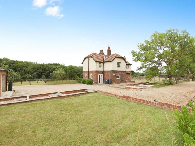 House for sale in Firbeck, South Yorkshire
