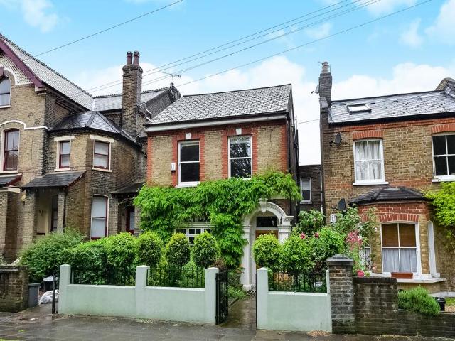 House for sale in Clapham Junction, Greater London
