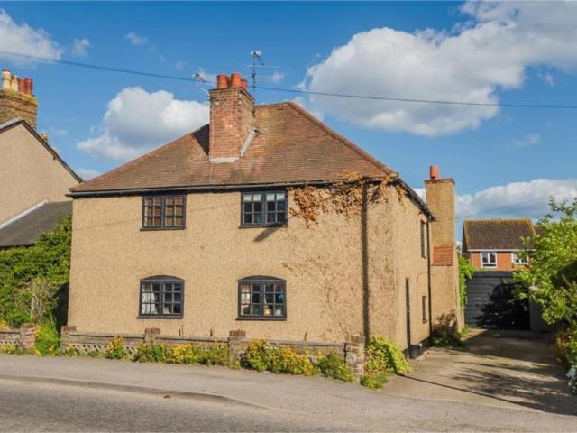 House for sale in Iver