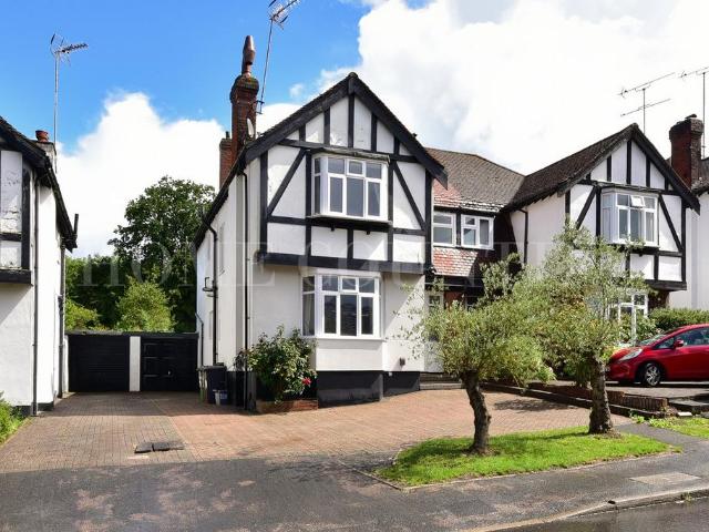 House for sale in Potters Bar, Hertfordshire