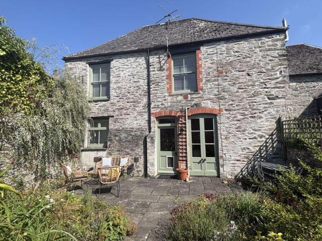 House for sale in Lostwithiel, Cornwall