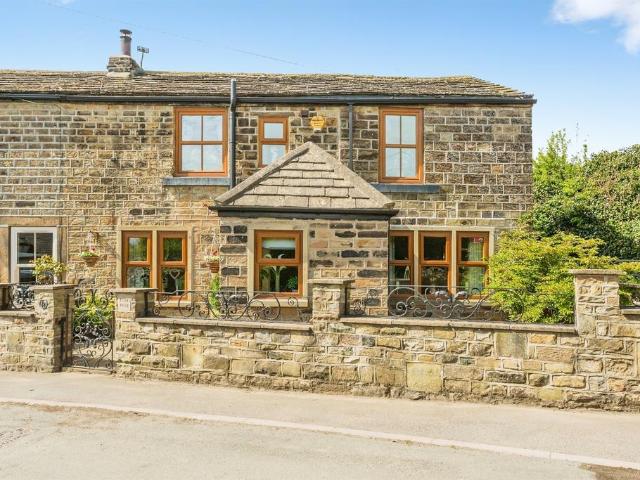 House for sale in Middlestown, West Yorkshire