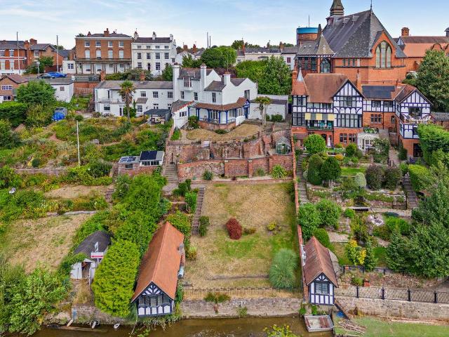 House for sale in Hoole, Two Mills