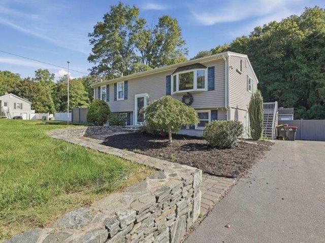 House for sale in Glen Grove Annex, Charlton