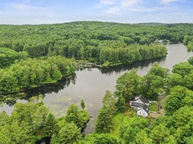 House for sale in Charlton