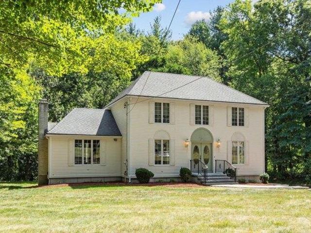 House for sale in Chelmsford, Massachusetts