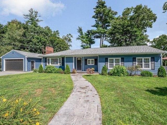 House for sale in Chelmsford, Massachusetts