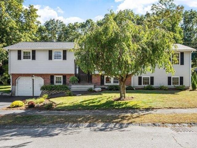 House for sale in Chelmsford, Middlesex County