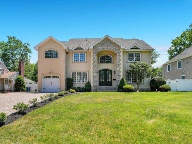House for sale in Clark, New Jersey