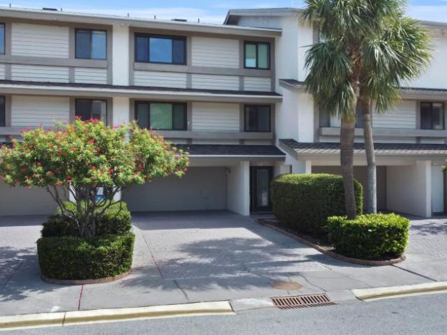Townhouse for sale in Clearwater Townhouse for sale in Clearwater
