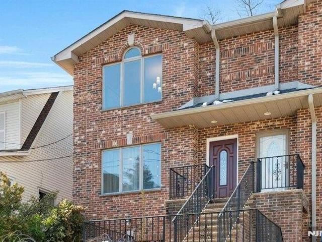 House for sale in Cliffside Park, New Jersey