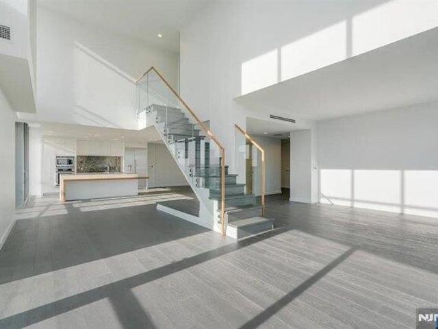 Condo for sale in Cliffside Park, New Jersey