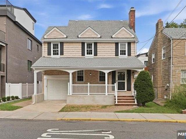 House for sale in Grantwood, Cliffside Park