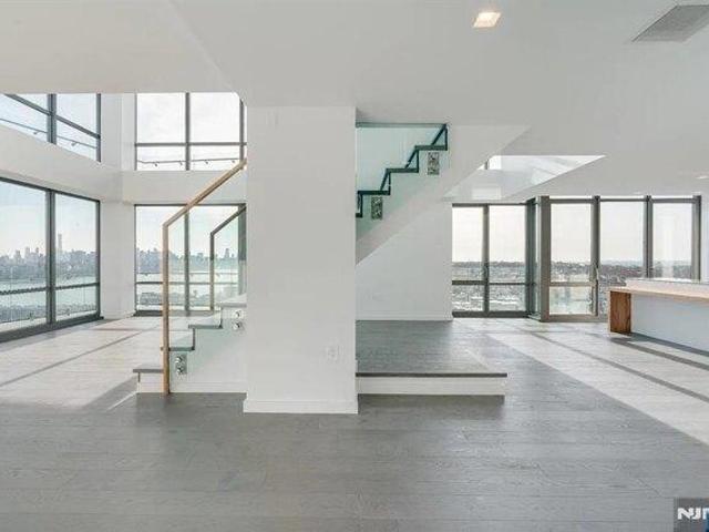 Condo for sale in Cliffside Park, New Jersey