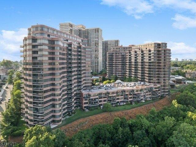 Condo for sale in Carlstadt, New Jersey