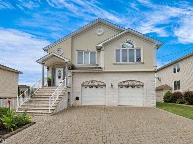 House for sale in Passaic, New Jersey