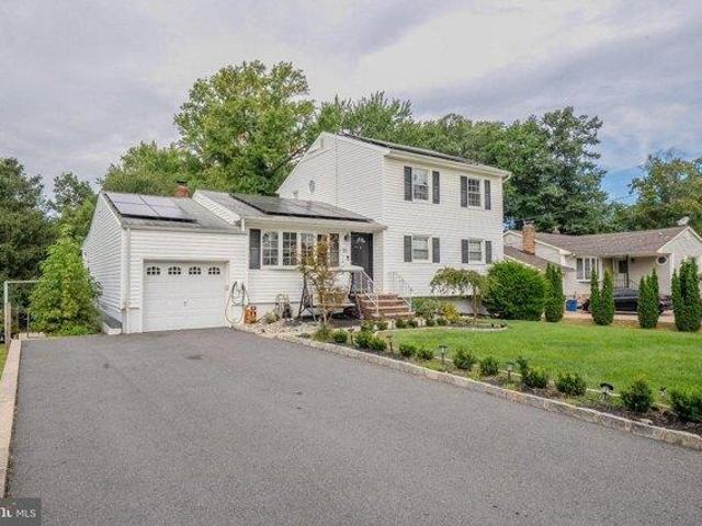 House for sale in Avenel, New Jersey
