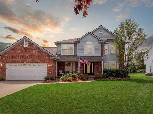 House for sale in Commerce Township