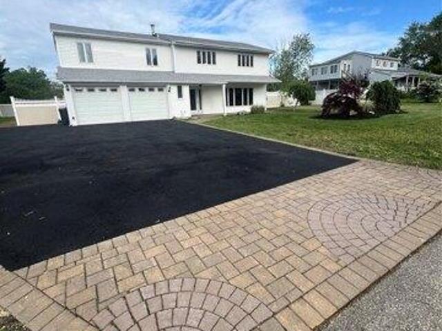 House for sale in Coram
