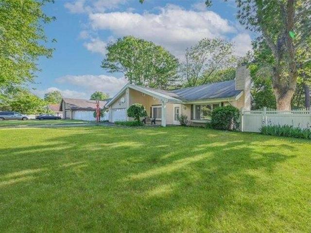 House for sale in Centereach, New York